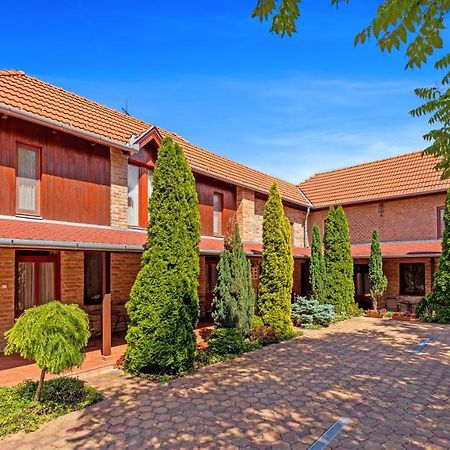 Varazsko Apartman Гюла Екстериор снимка
